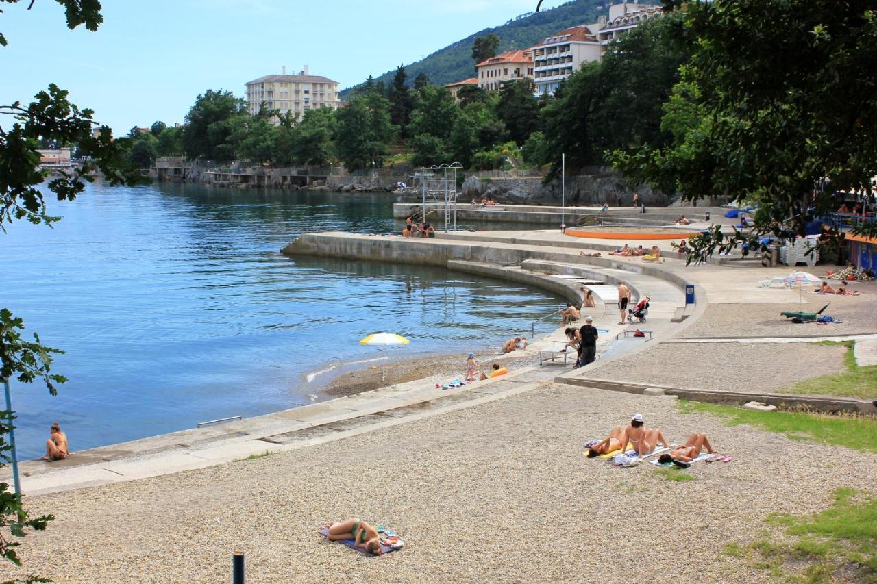 Apartments With A Parking Space Lovran, Opatija - 7713 外观 照片